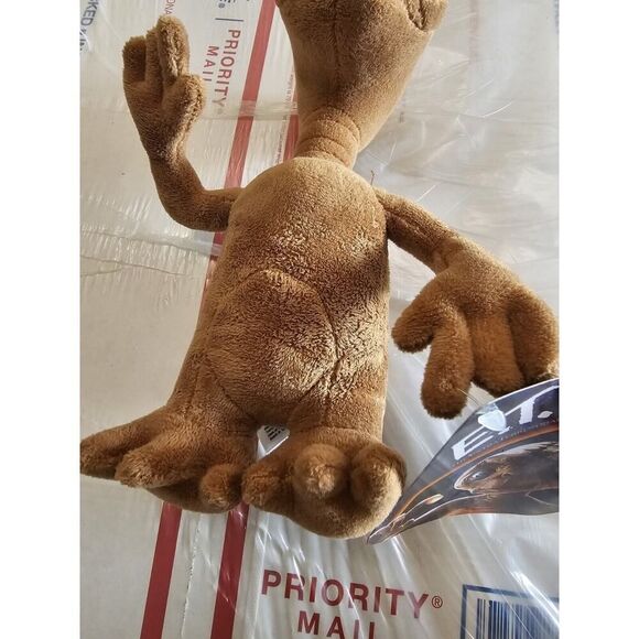 + ET the Extra-Terrestrial Plush 8 Inches Universal Studios Toy Factory - Picture 3 of 9